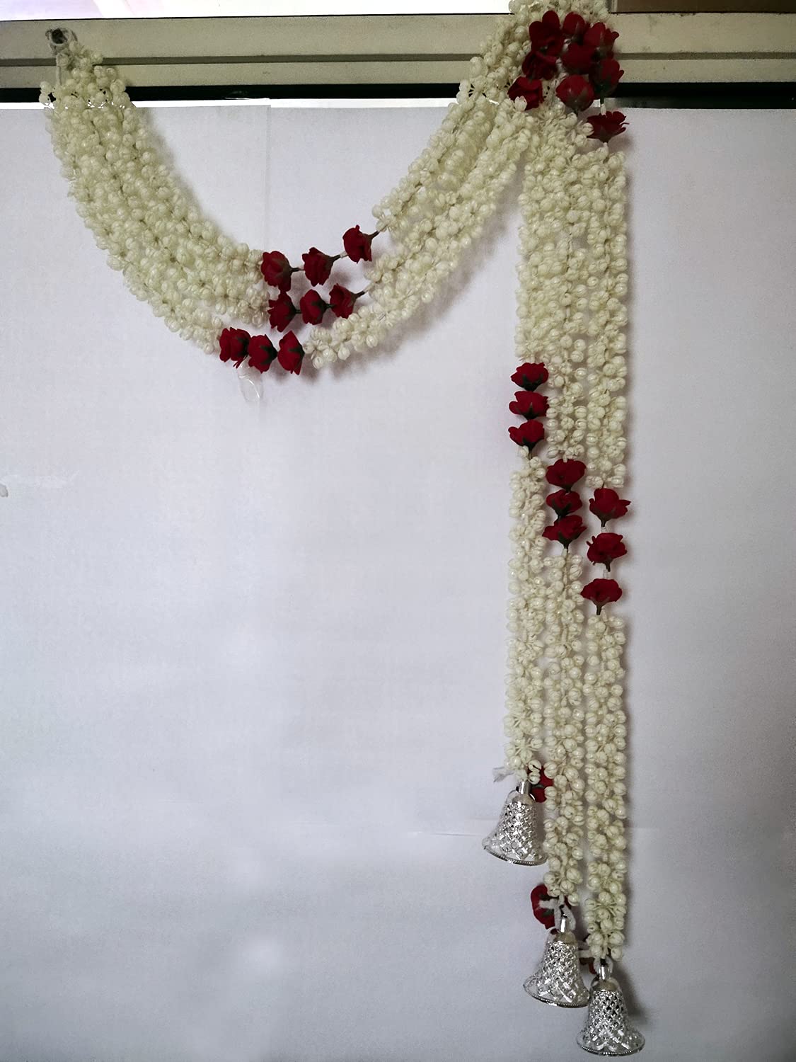 Sliver Ribbon Lei with Red Roses